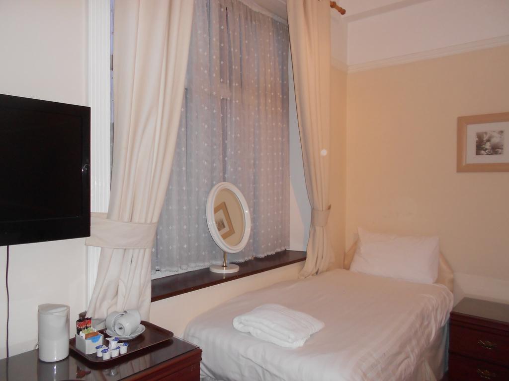 Marlborough Guest Accommodation Уитли-Бей Номер фото