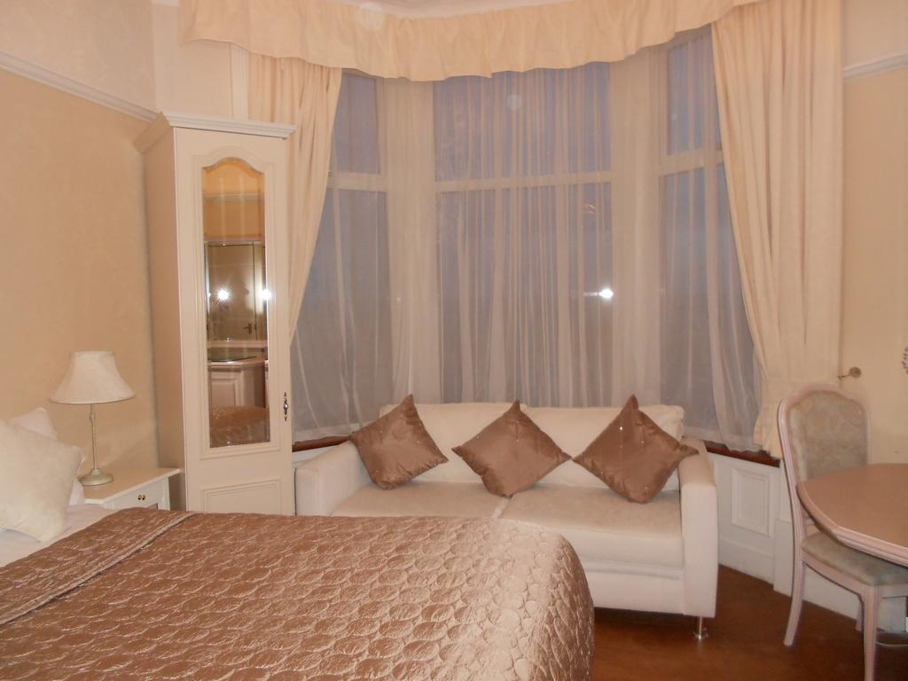 Marlborough Guest Accommodation Уитли-Бей Номер фото