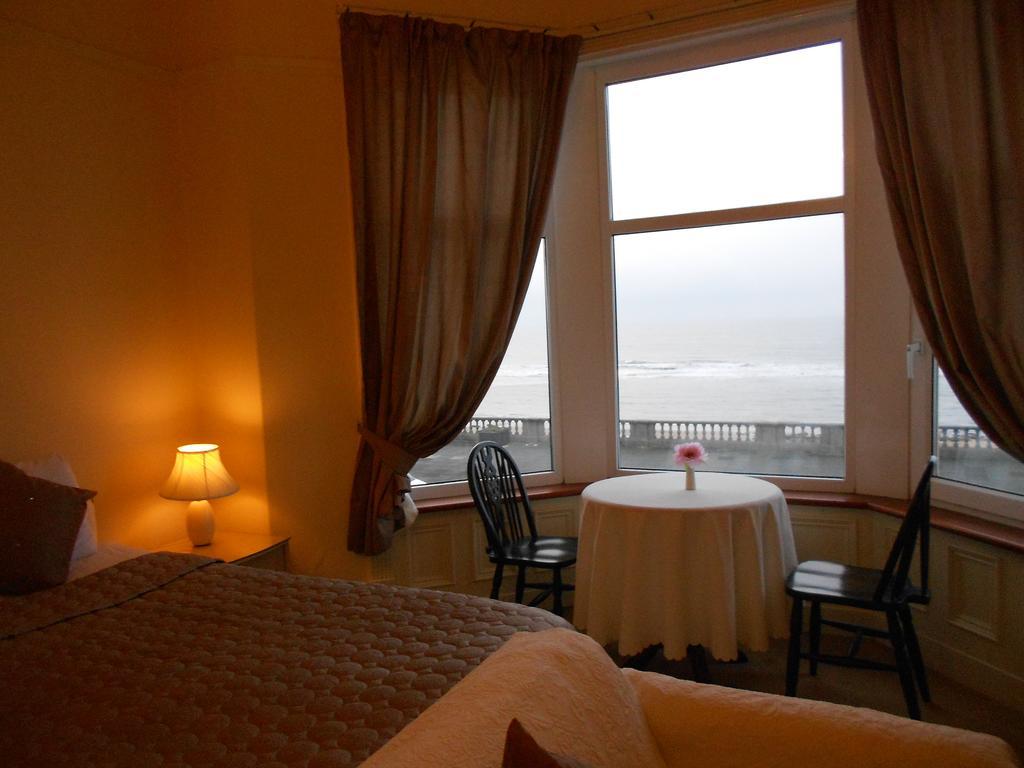 Marlborough Guest Accommodation Уитли-Бей Экстерьер фото