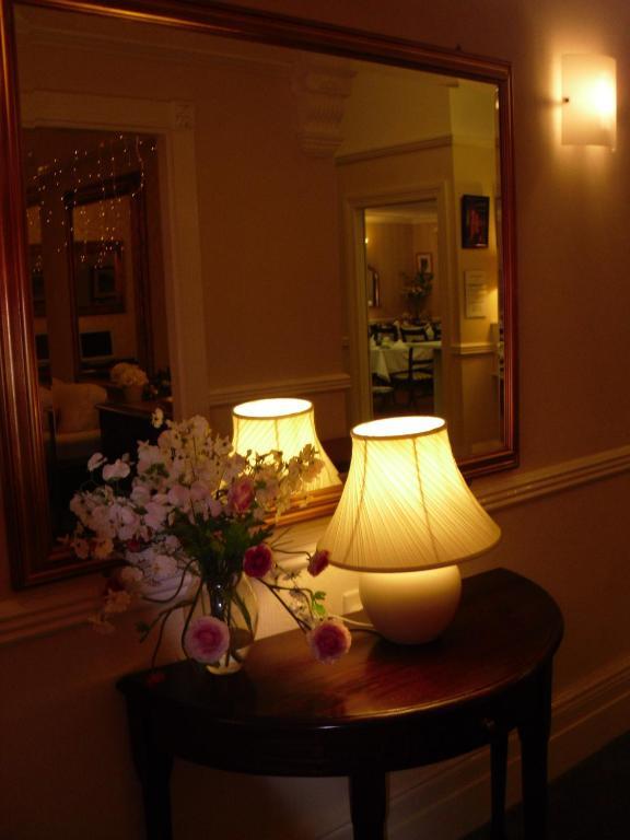 Marlborough Guest Accommodation Уитли-Бей Экстерьер фото